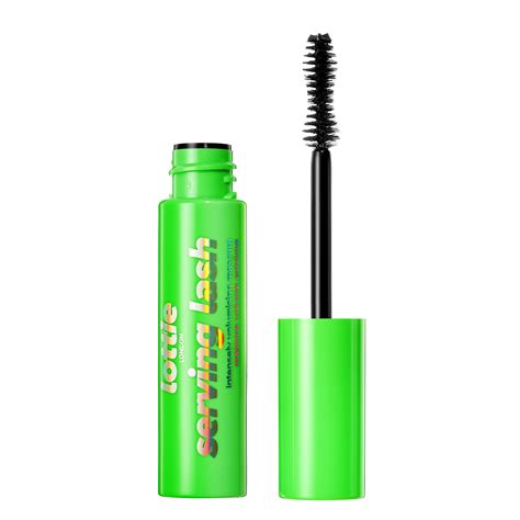 Wonderland's Black Magic: The Ultimate Mascara for Volume and Definition
